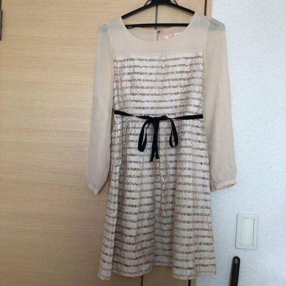 Dress - Picture 1 of 5